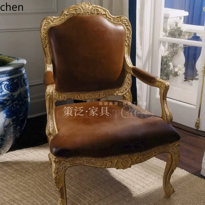 כורסת עור אמיתי בסגנון וינטג' צרפתי עם מסגרת עץ מלא וגימור זהב — היתרונות של כורסת העור הצרפתית