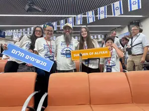 הסיפורים מרגשים, המספרים מדאיגים: מאחורי גל העלייה מצפון אמריקה