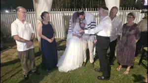 "כאן בחרנו להתחיל מחדש": החתונה הראשונה בכרם שלום מאז 7 באוקטובר