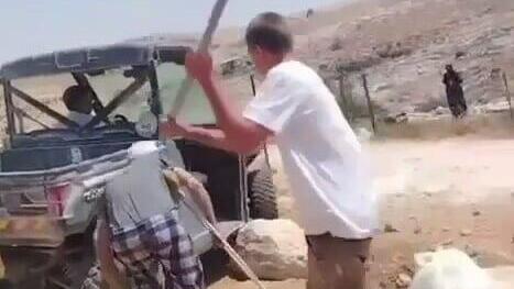 אחרי שני תיקים אחרים, נער הואשם שתקף קטוע רגל פלסטיני ושוחרר למעצר בית
