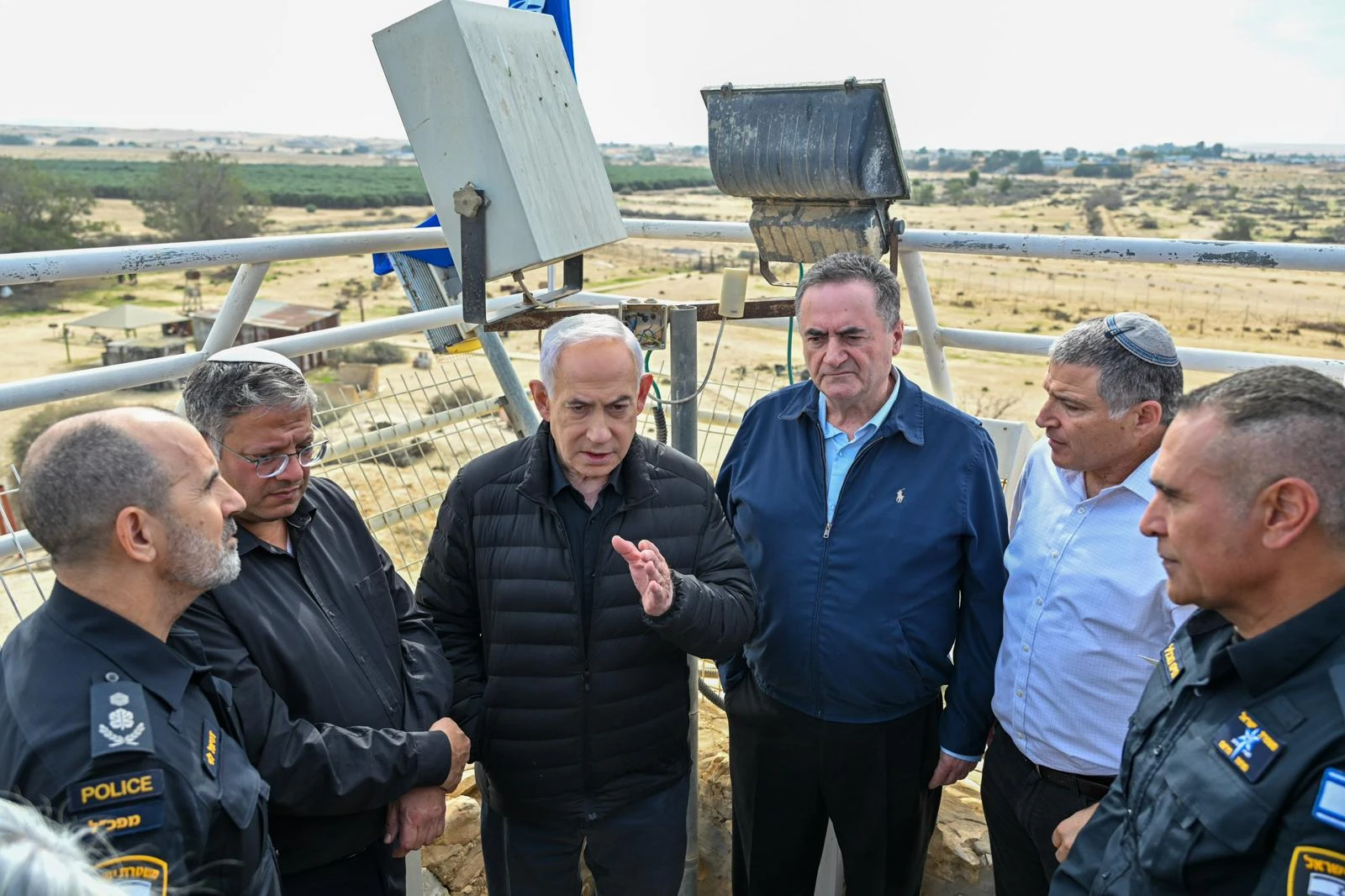 נתניהו וכ"ץ סיירו בגבול המזרחי – וראש המועצה הסמוכה לא הוזמן: "אנחנו אזרחים סוג ב'?"