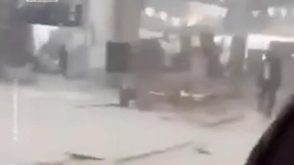 טיל חות'י התפוצץ בטרמינל בבירת סעודיה: "יש נפגעים רבים"; טראמפ: "אולי נצטרף לתקיפות"