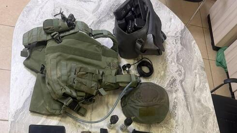 עם אקדח וסכין: צעיר יהודי נעצר בחשד לתקיפת פלסטיני וגניבת מכוניתו